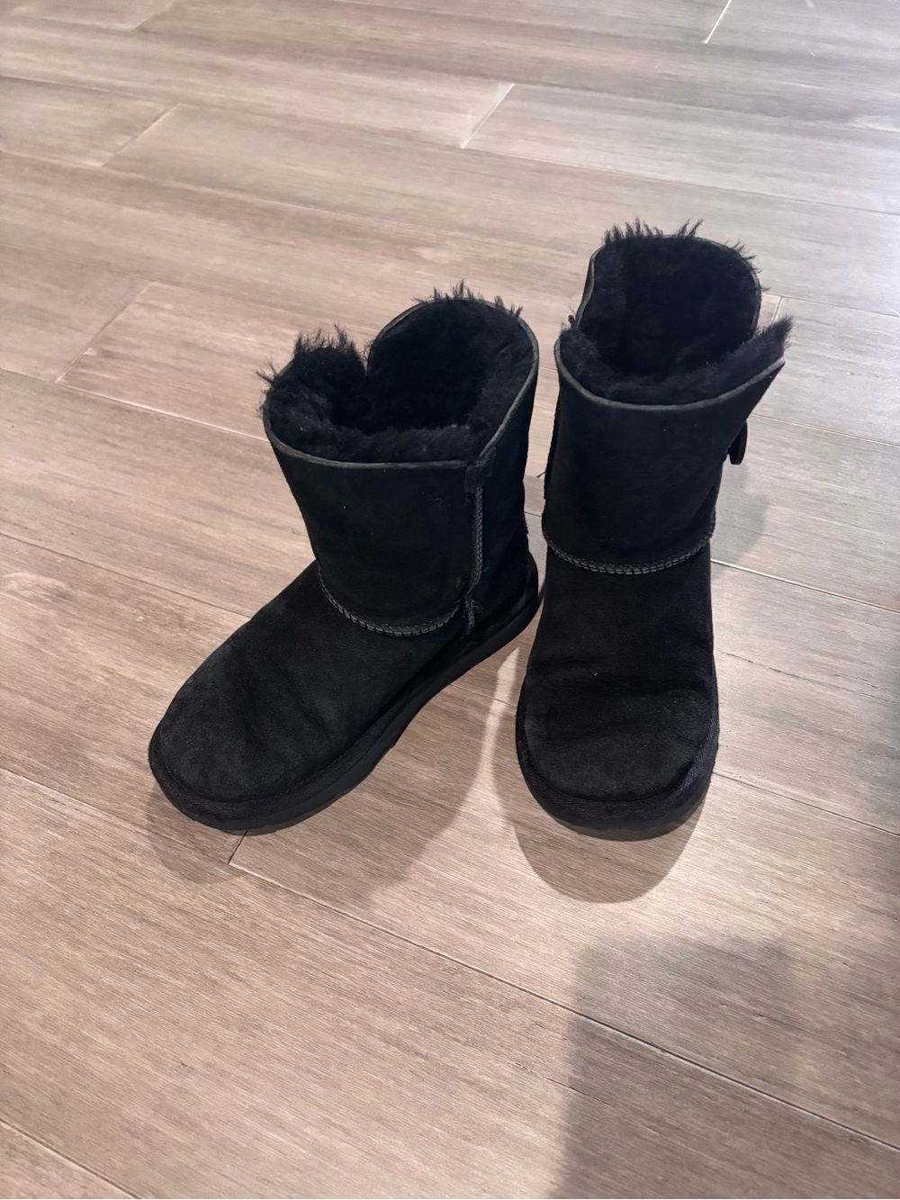 Girls UGG Black Classic Boots Size 1
